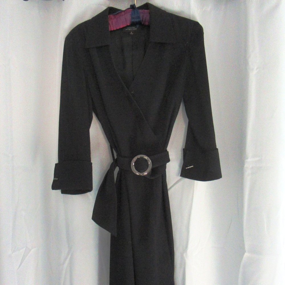 Tahari Arthur S Levine Beautiful Navy Blue Dress Fully Lined Dress size 4